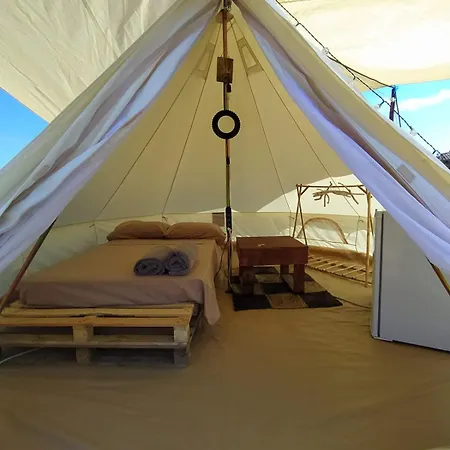 La Contea Kamp alanı *